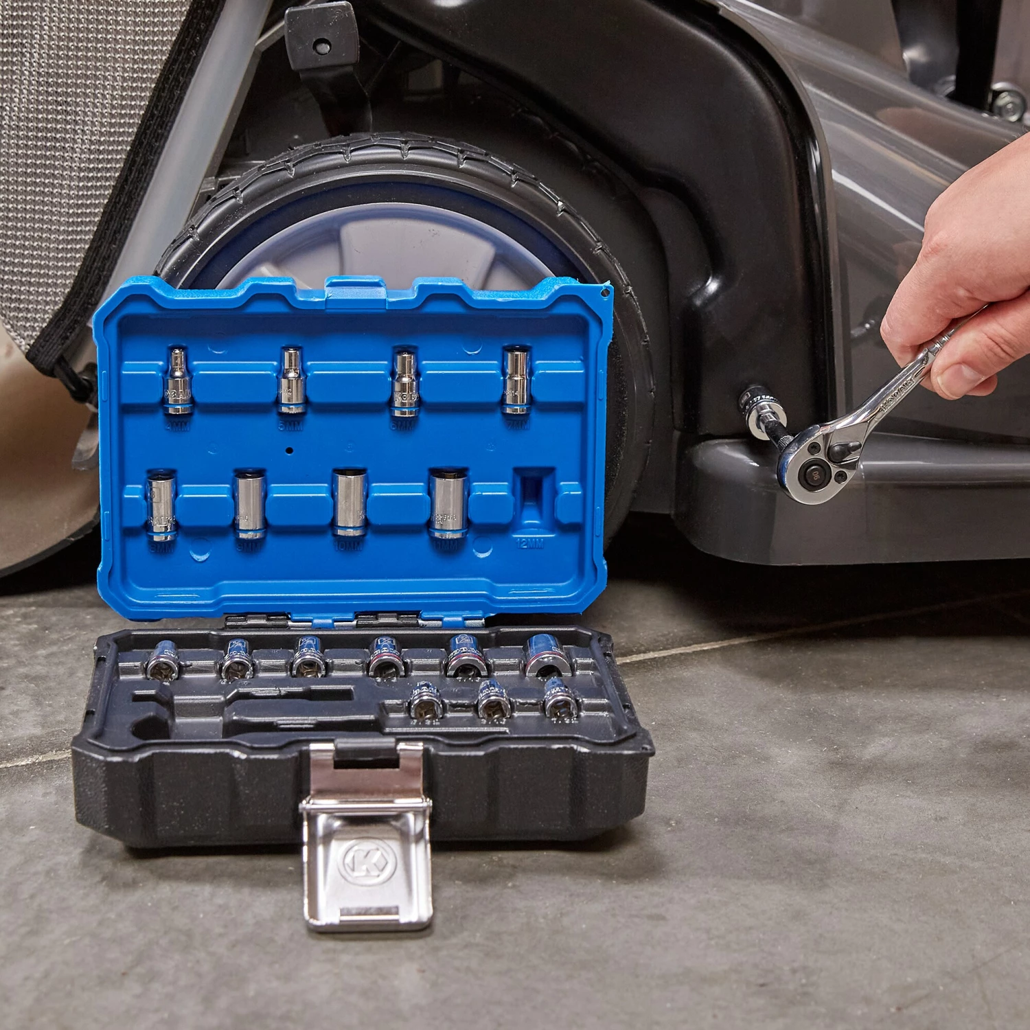 Kobalt Mechanics Tool Sets 20-Piece Standard (SAE) and Metric Combination Polished Chrome Mechanics Tool Set (1/4-in) 4 Kobalt Mechanics Tool Sets 20-Piece Standard (SAE) and Metric Combination Polished Chrome Mechanics Tool Set (1/4-in) - Image 4