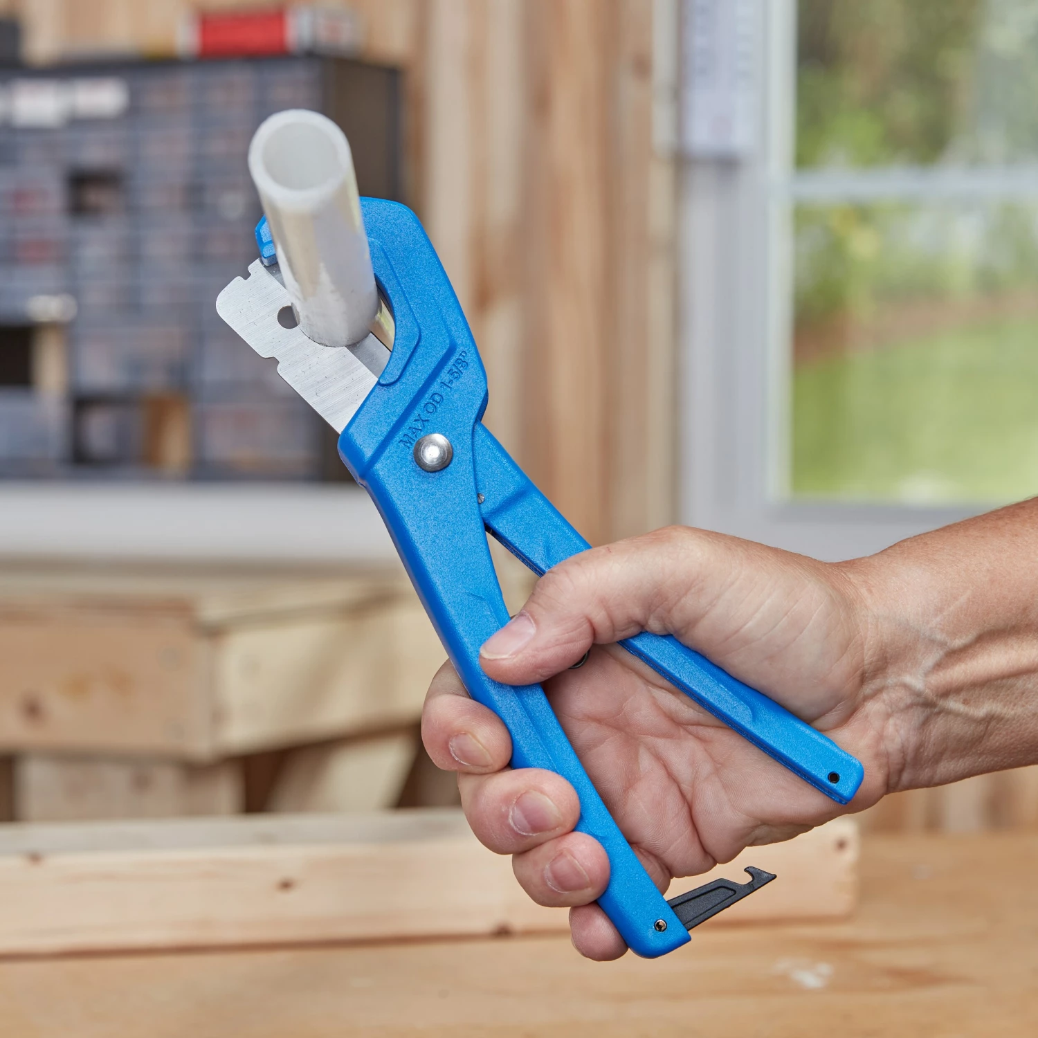 Kobalt Pipe Cutters 1-1/4-in Poly Tube Cutter 2 Kobalt Pipe Cutters 1-1/4-in Poly Tube Cutter - Image 2